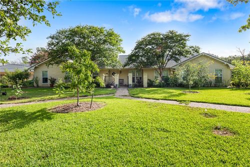 1026 Rose Cir, College Station, TX, 77840-2309 | Card Image