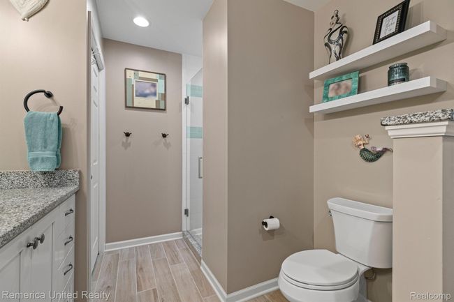 Primary bath | Image 18
