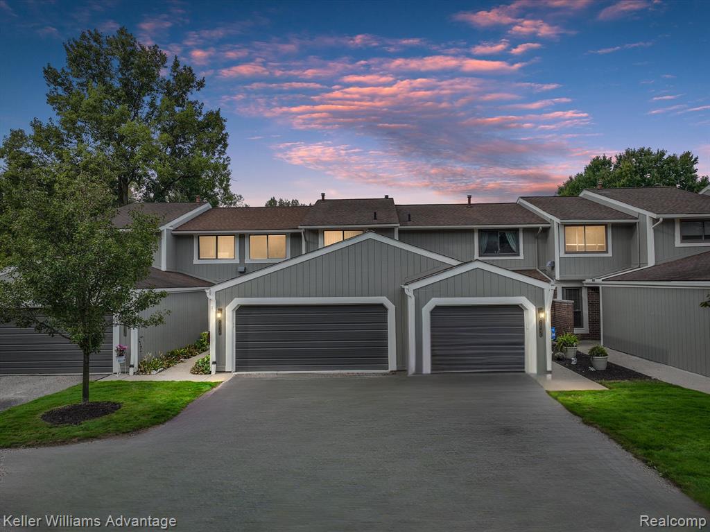 Bristol Ct, Northville, MI 48167
