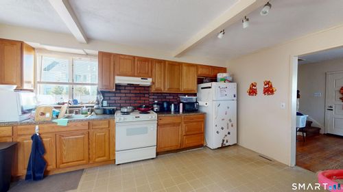 a-17 Landin St, Woodbridge, CT, 06525-2223 | Card Image