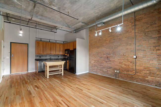 APT-211 - 2001 Calumet Ave, Home with 0 bedrooms, 1 bathrooms and 1 parking in CHICAGO IL | Image 14