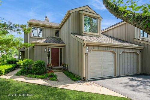 949-949 Fairway Cir, Lake Barrington, IL, 60010-3801 | Card Image