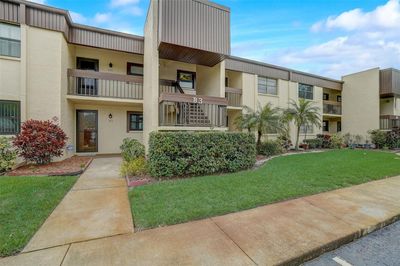 3-202 - 2400 Winding Creek Boulevard, Condo with 2 bedrooms, 1 bathrooms and null parking in Clearwater FL | Image 3