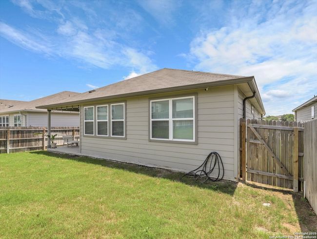 7105 Walkers Loop, House other with 3 bedrooms, 2 bathrooms and null parking in San Antonio TX | Image 38