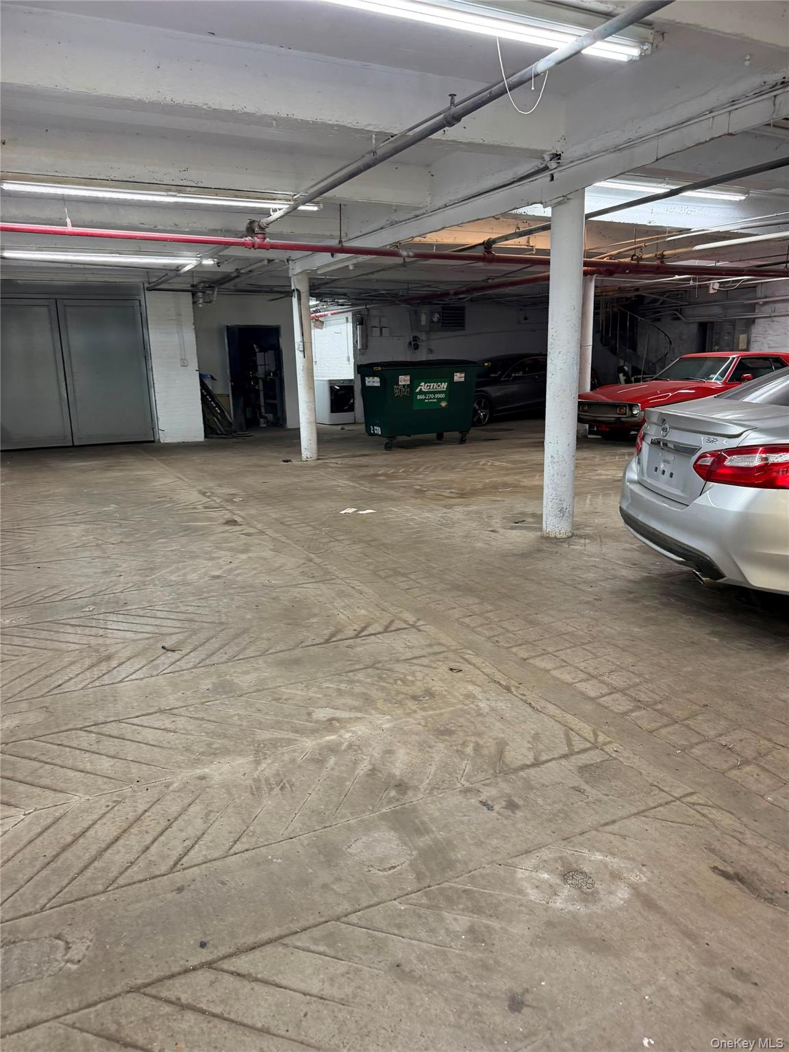 Commercial Sale in New York 4