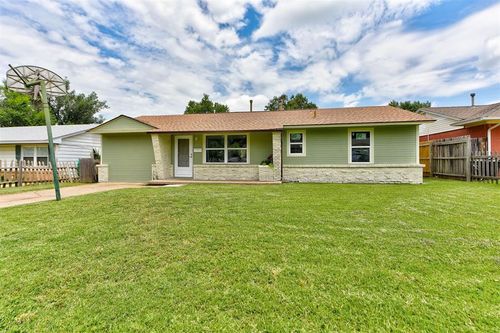5417 Nw 45th Ter, Warr Acres, OK, 73122-4306 | Card Image