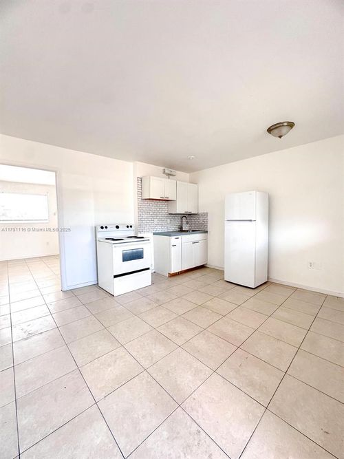 apt-16-8450 Ne Miami Ct, Miami, FL, 33138-3775 | Card Image