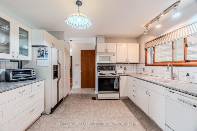 20 Mckay St E, House other with 6 bedrooms, 3 bathrooms and 5 parking in Haldimand ON | Image 12