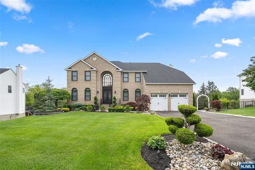 6 Christinalynn Dr, Monroe, NJ, 08831-1995 | Card Image