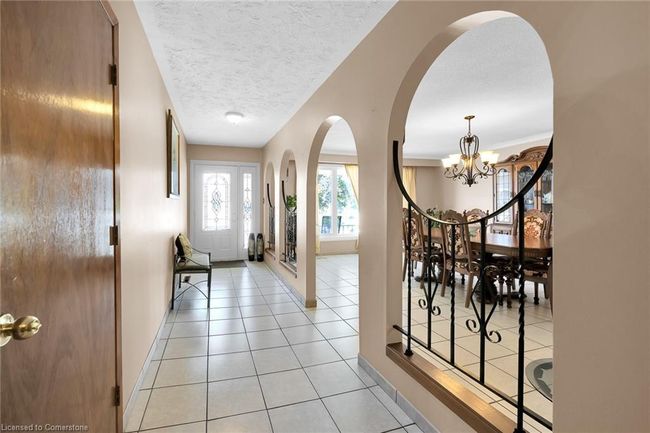 11 Algonquin Crt, House other with 3 bedrooms, 2 bathrooms and 3 parking in Hamilton ON | Image 5
