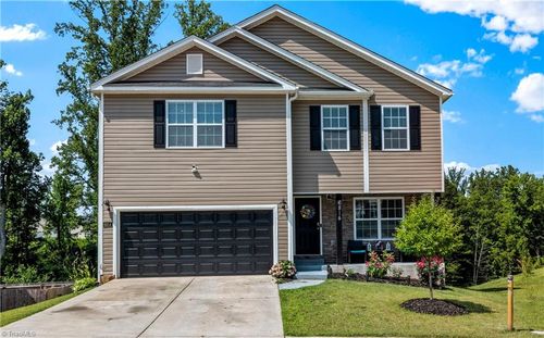 6814 Capstone Ct, Rural Hall, NC, 27045-9952 | Card Image