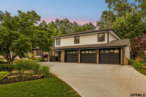9933 Devonshire Dr, Omaha, NE, 68114-3851 | Card Image