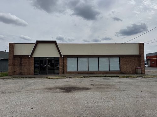 956 W Reynolds St, Pontiac, IL, 61764-2373 | Card Image