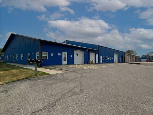 5-1300 Stoney Point Rd Sw, Cedar Rapids, IA, 52404-1081 | Card Image