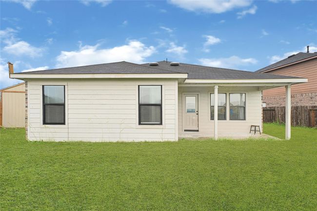 9002 Saint Laurent Ln, House other with 3 bedrooms, 2 bathrooms and 2 parking in Houston TX | Image 5