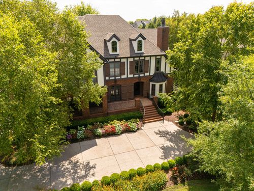 9286 Wardley Park Ln, Brentwood, TN, 37027-4465 | Card Image