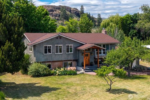 419 Bigelow St, Twisp, WA, 98856-5835 | Card Image