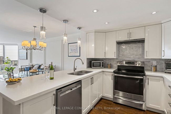 508 - 7420 Bathurst St, Condo with 3 bedrooms, 2 bathrooms and 1 parking in Thornhill ON | Image 4