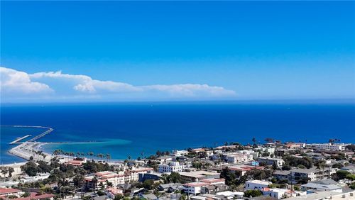 9-711 W 33rd St, San Pedro, CA, 90731 | Card Image
