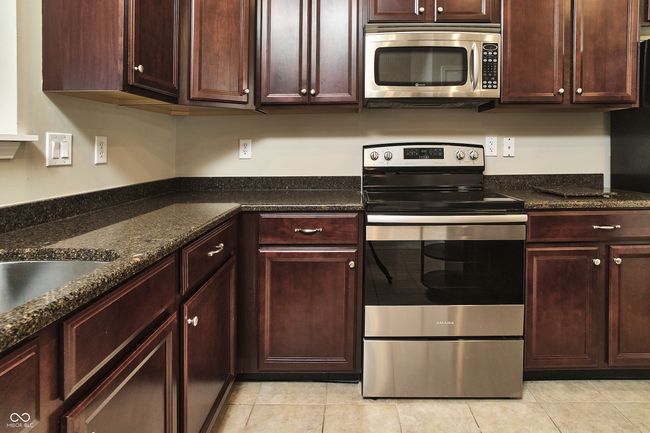 13499 Molique Blvd, Townhouse with 2 bedrooms, 3 bathrooms and null parking in Fishers IN | Image 13