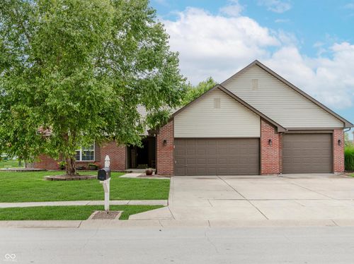 642 Port Dr, Avon, IN, 46123-1238 | Card Image