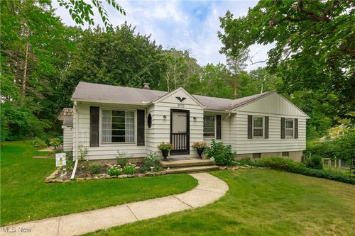 9770 Wrenwood Dr, Kirtland, OH, 44094-9338 | Card Image