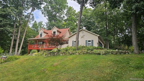 9929 Sienna Ct, Pinckney, MI, 48169-8285 | Card Image