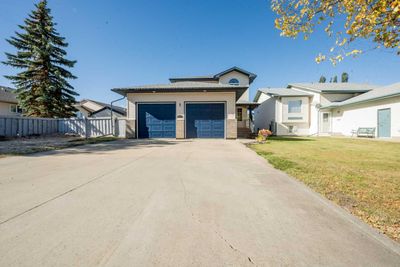 12012 Crystal Lake Dr, House detached with 4 bedrooms, 3 bathrooms and 6 parking in Grande Prairie AB | Image 1