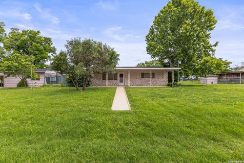 212 Bluebonnet St, Burnet, TX, 78611-2994 | Card Image
