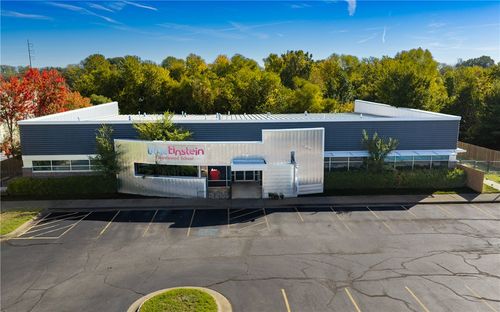 1110 Se Evergreen St, Bentonville, AR, 72712-7870 | Card Image