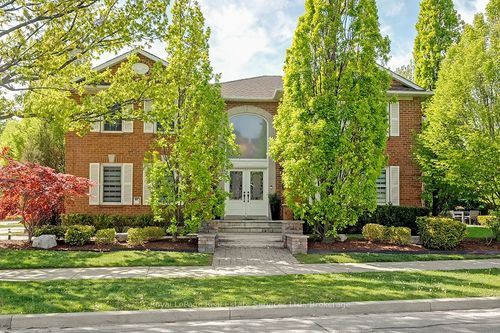 2101 Grosvenor St, Oakville, ON, L6H4N1 | Card Image