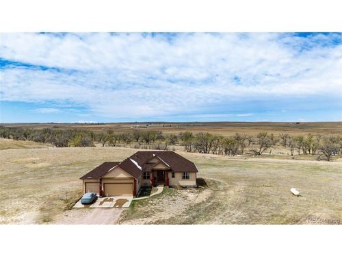 14325 Watson Cir, Bennett, CO, 80102-8126 | Card Image