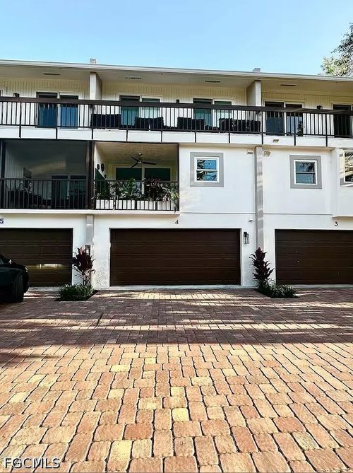 4-995 9th Ave S, NAPLES, FL, 34102-8231 | Card Image