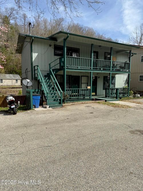44 Tapoco Rd, Robbinsville, NC, 28771-9221 | Card Image