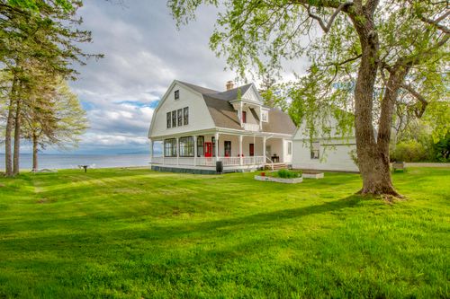 8 Navy Street Ext, Searsport, ME, 04974-3386 | Card Image