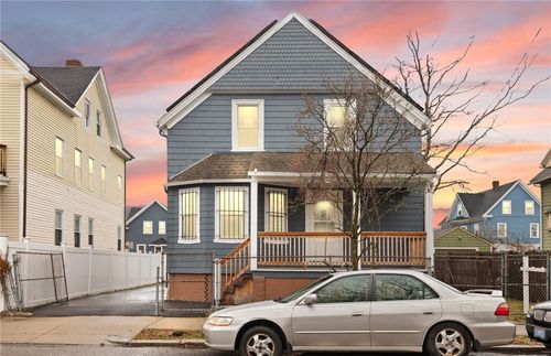 42 Corinth St, Providence, RI, 02907-2004 | Card Image