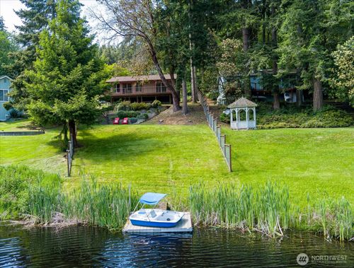 1069 Honeymoon Lake Drive, Greenbank, WA, 98253 | Card Image