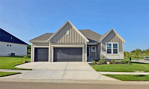23910 W 112th Ter, Olathe, KS, 66061-7131 | Card Image