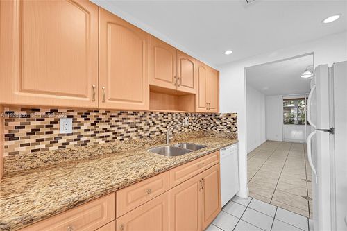 apt-125-4850 Nw 29th Ct, Lauderdale Lakes, FL, 33313-1641 | Card Image