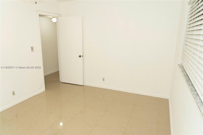 APT-23C - 5140 Sw 40 Th Ave, Condo with 2 bedrooms, 2 bathrooms and null parking in Fort Lauderdale FL | Image 28