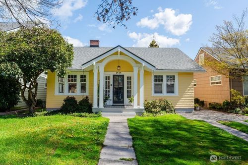 1424 25th Ave, Longview, WA, 98632-3649 | Card Image