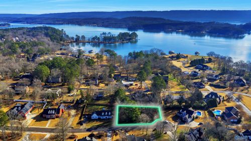 207 Willowchase Dr, Scottsboro, AL, 35769-6236 | Card Image