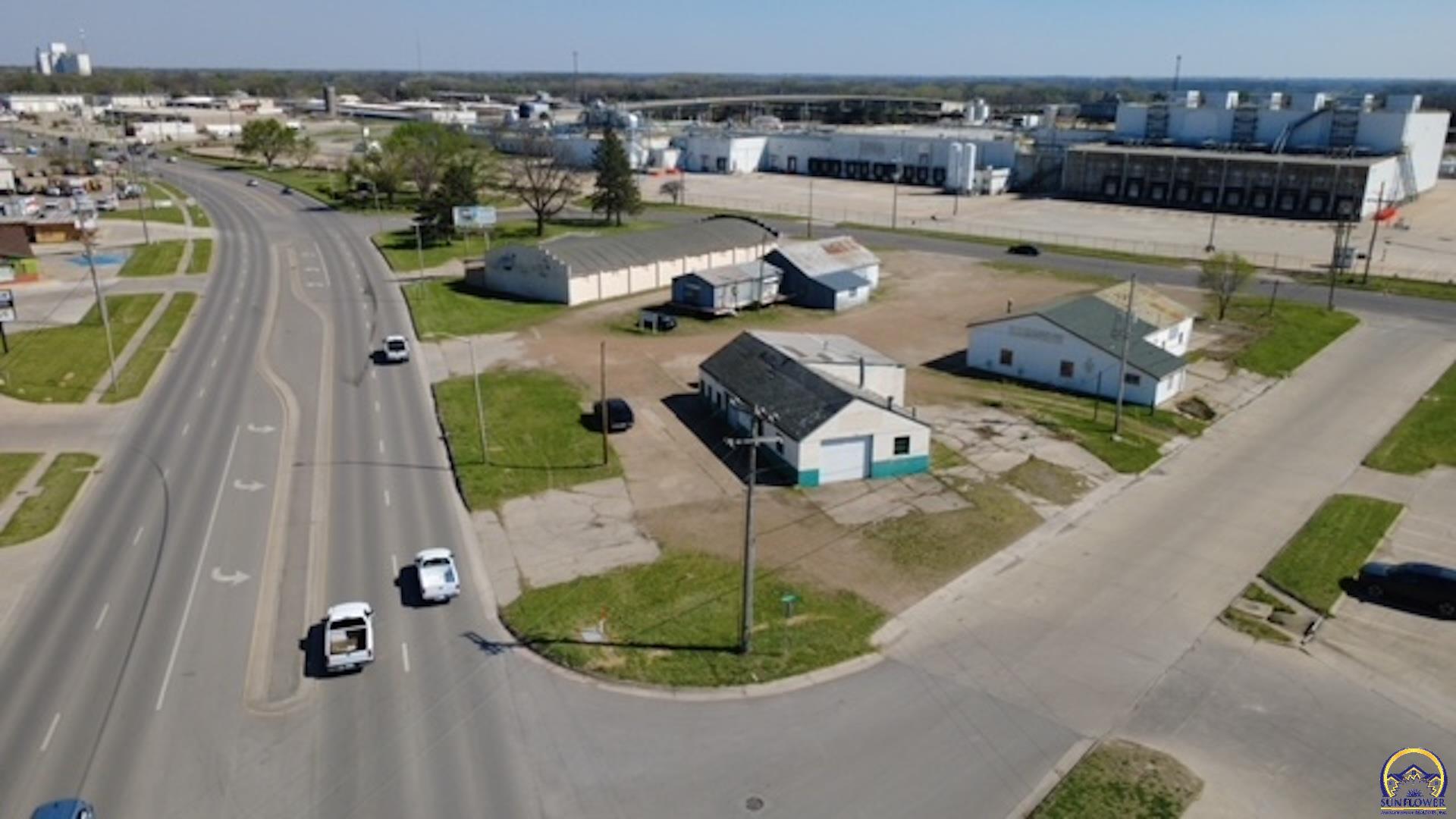 2183 W Us Highway 50, Emporia, KS 66801