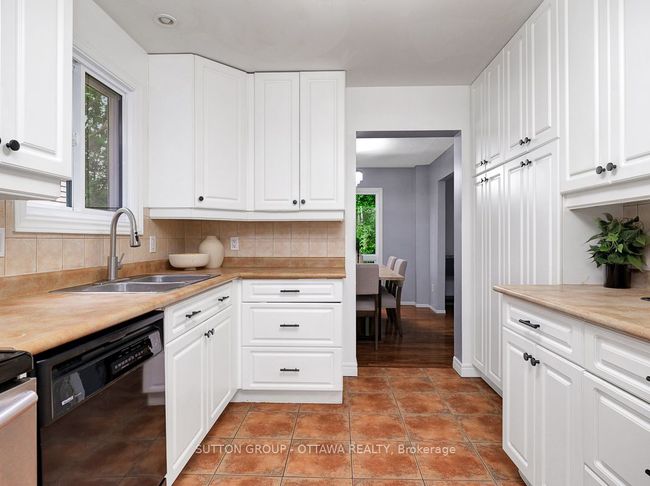 1112 St Germain Cres, House other with 4 bedrooms, 2 bathrooms and 2 parking in Orleans ON | Image 22