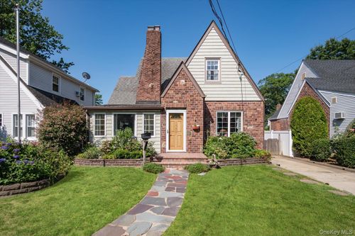 1640 Roosevelt St, North Baldwin, NY, 11510-1629 | Card Image
