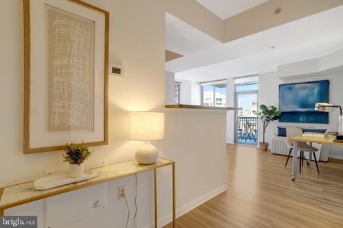 apt-812-851 N Glebe Rd, ARLINGTON, VA, 22203-4154 | Card Image