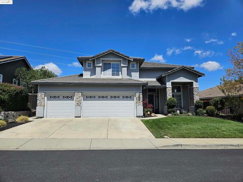 8040 Kelok Way, Clayton, CA, 94517-2032 | Card Image