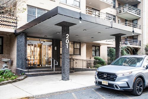 apt-4w-201 Saint Pauls Ave, Jersey City, NJ, 07306-3753 | Card Image