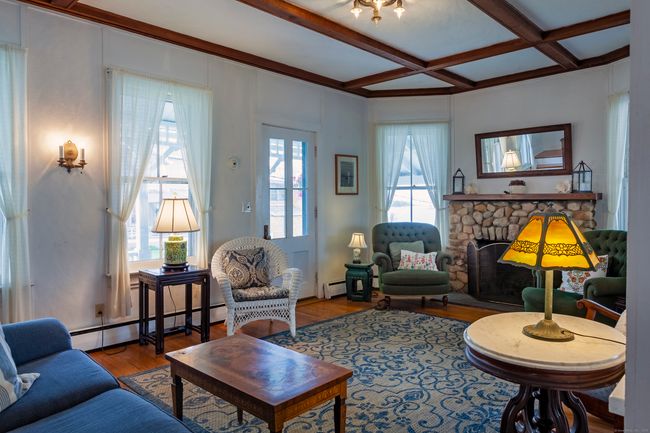 18 Prospect Hill Rd, House other with 6 bedrooms, 2 bathrooms and 1 parking in Branford CT | Image 7