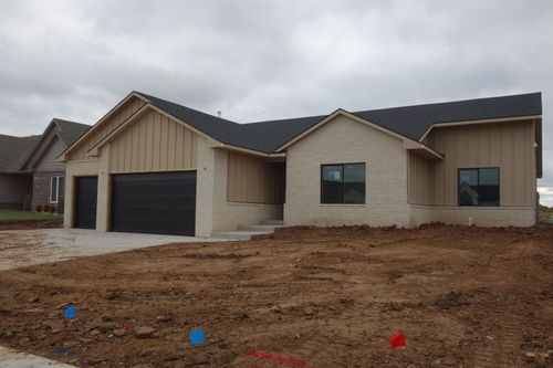 1506 N Emerald Valley Dr, Mulvane, KS, 67110-8625 | Card Image